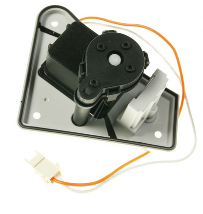 Bauknecht Kondenswasserpumpe C00627328 mit Anschluss und Schlauch für Haushaltsgeräte, Nahaufnahme, technische Details sichtbar