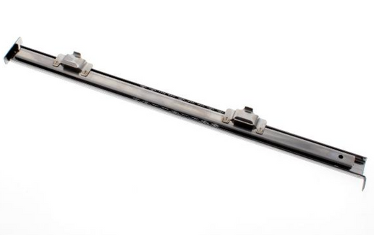Bauknecht Backofenschiene links, Originalteil, passend für Bauknecht Backöfen, stabile Metallhalterung, sichtbare Befestigungsschrauben