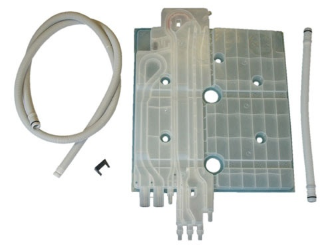 Bosch Siemens Warmetauscher auf 4mm Bitumendämmung, Original, mit Metallgehäuse und Verbindungselementen sichtbar.